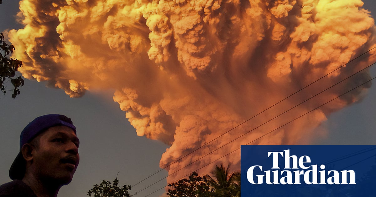Bali-vluchten geannuleerd nadat de Indonesische vulkaan 10 km hoge astoren spuwt | Bali