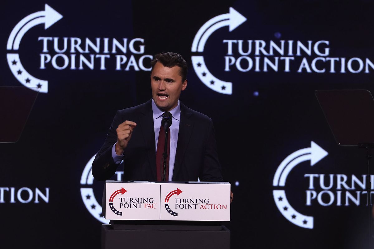 “Je zult een echtgenoot vinden”: Charlie Kirk vertelt het 14-jarige meisje om een ​​”mevrouw diploma” te krijgen