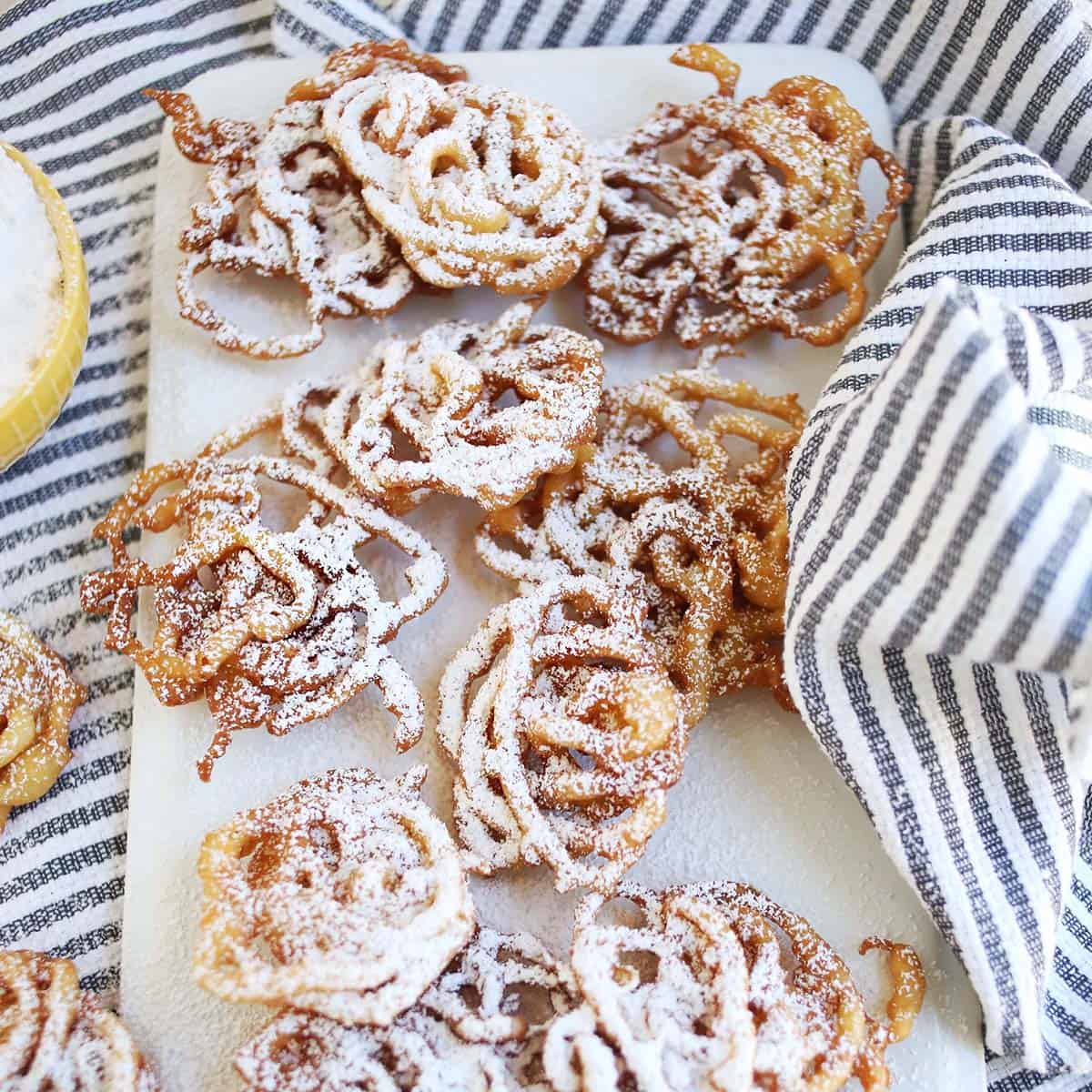 Super eenvoudige trechtercake – een mooie puinhoop