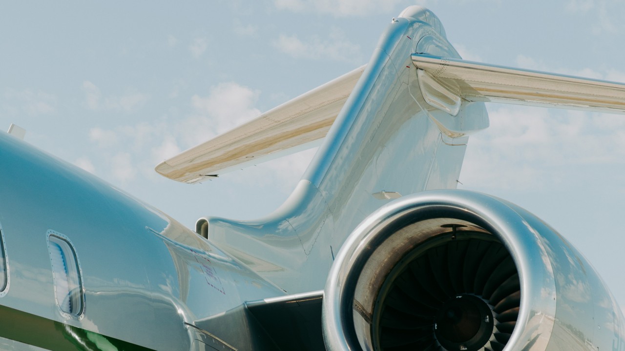 In een zinkend Venetië trekt de bruiloft van Jeff Bezos privéjets en demonstranten