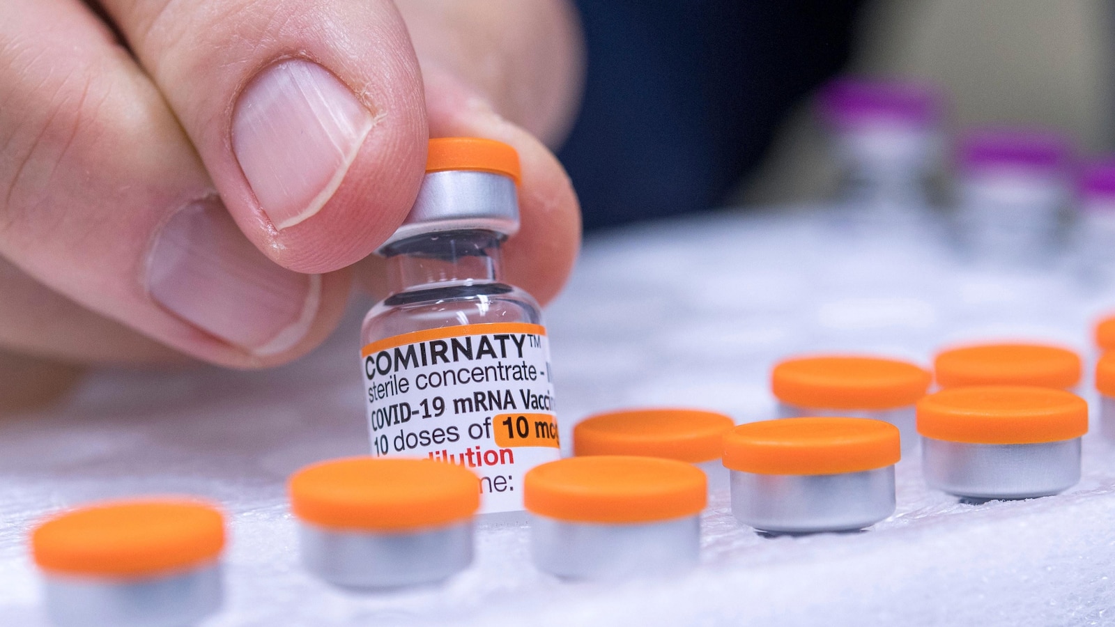 FDA vereist bijgewerkte waarschuwing over zeldzaam hartrisico’s met covid -shots