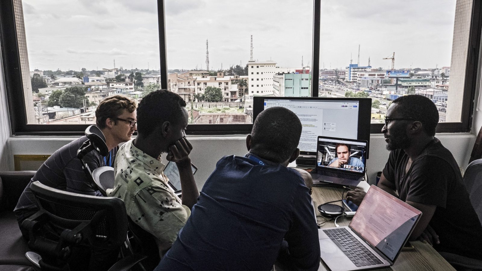 De outsourcing -weddenschap van Nigeria wordt bedreigd door AI, technische ontslagen, de Amerikaanse immigratiebeperkingen van Trump
